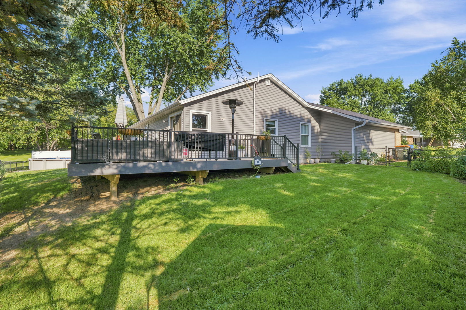 1503 W 46th Place Property Photo 4