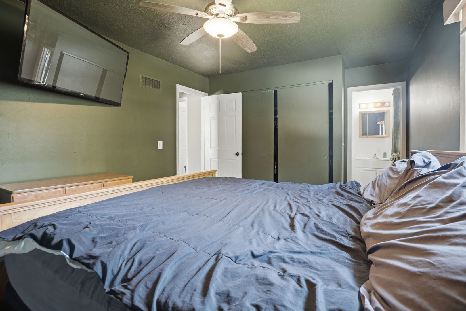 1503 W 46th Place Property Photo 16