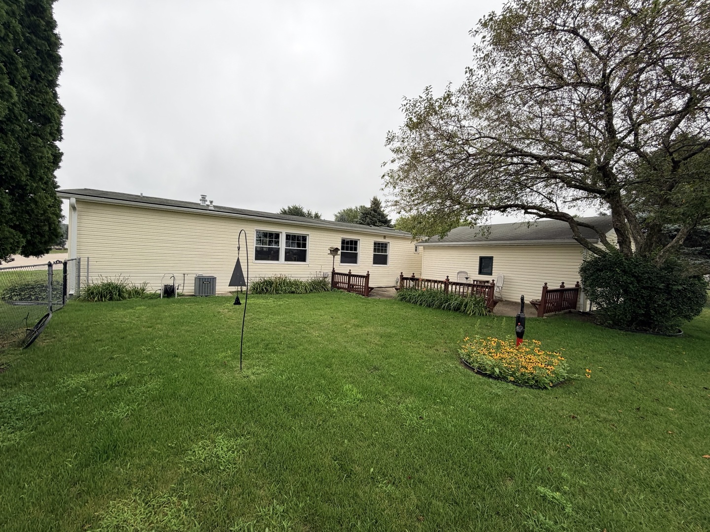 8616 Summerwood Drive Property Photo 3