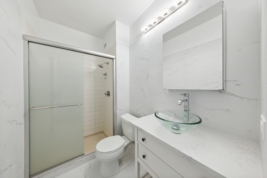 990 N Lake Shore Drive 15d Property Photo 10