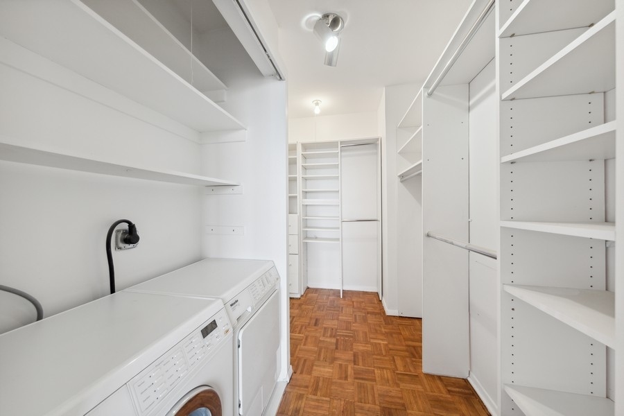 990 N Lake Shore Drive 15d Property Photo 15