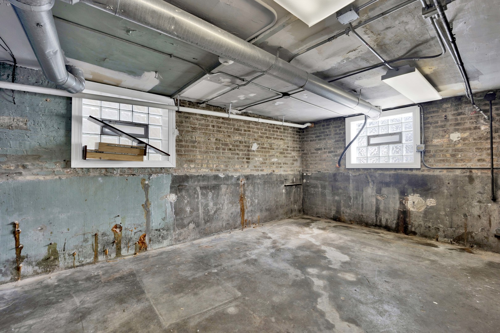 5615 N Rockwell Street Property Photo 45