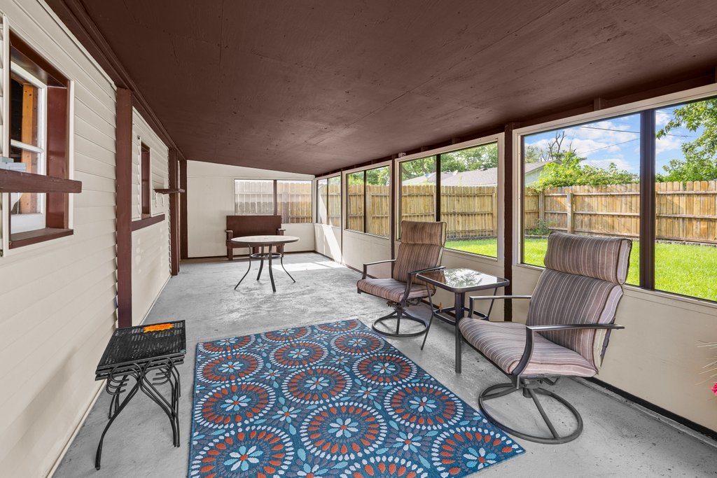 7912 9th Street Property Photo 4