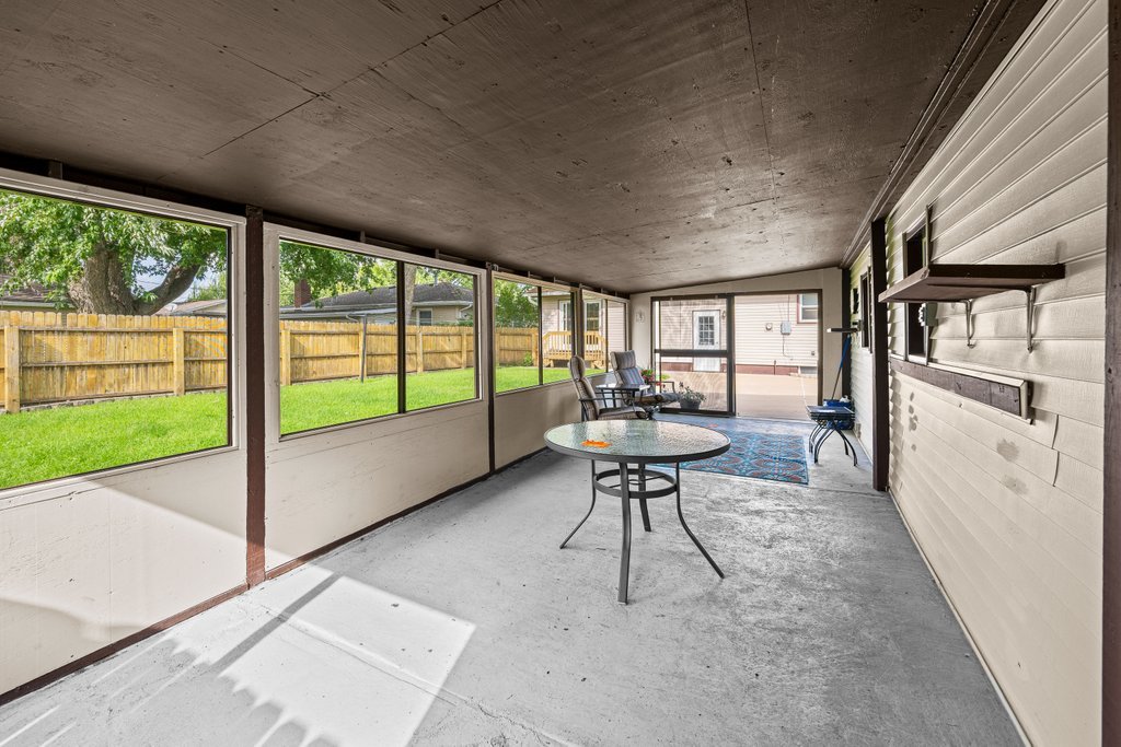 7912 9th Street Property Photo 5