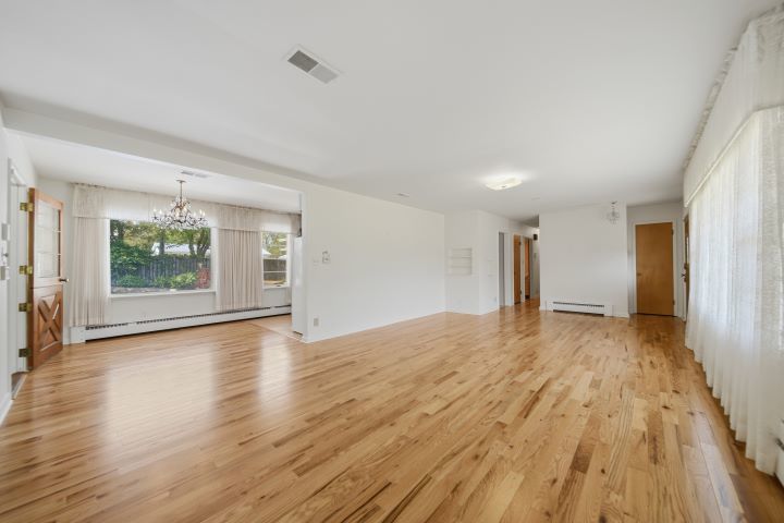 1213 Douglas Terrace Property Photo 4