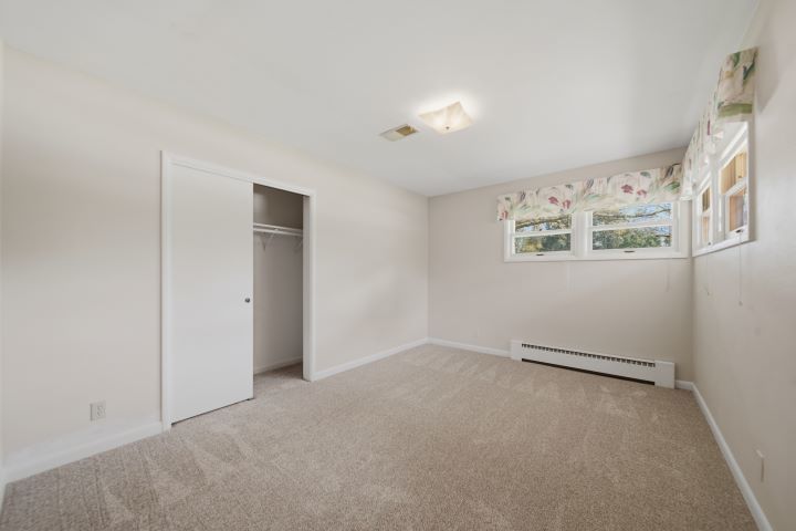1213 Douglas Terrace Property Photo 13