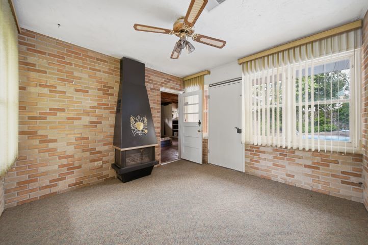 1213 Douglas Terrace Property Photo 18