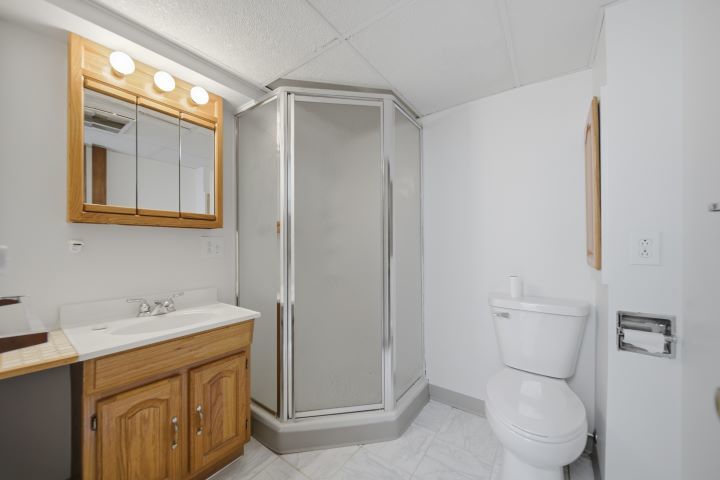 1213 Douglas Terrace Property Photo 23