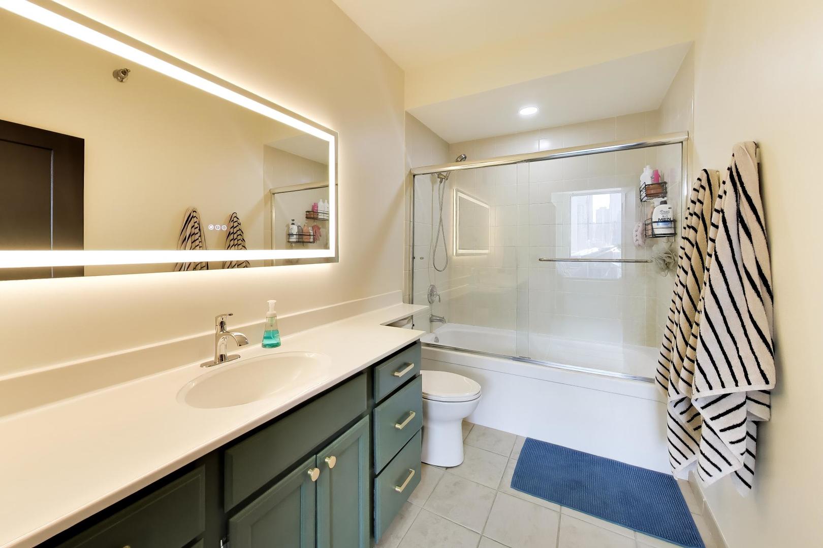 421 W Huron Street 1305 Property Photo 11