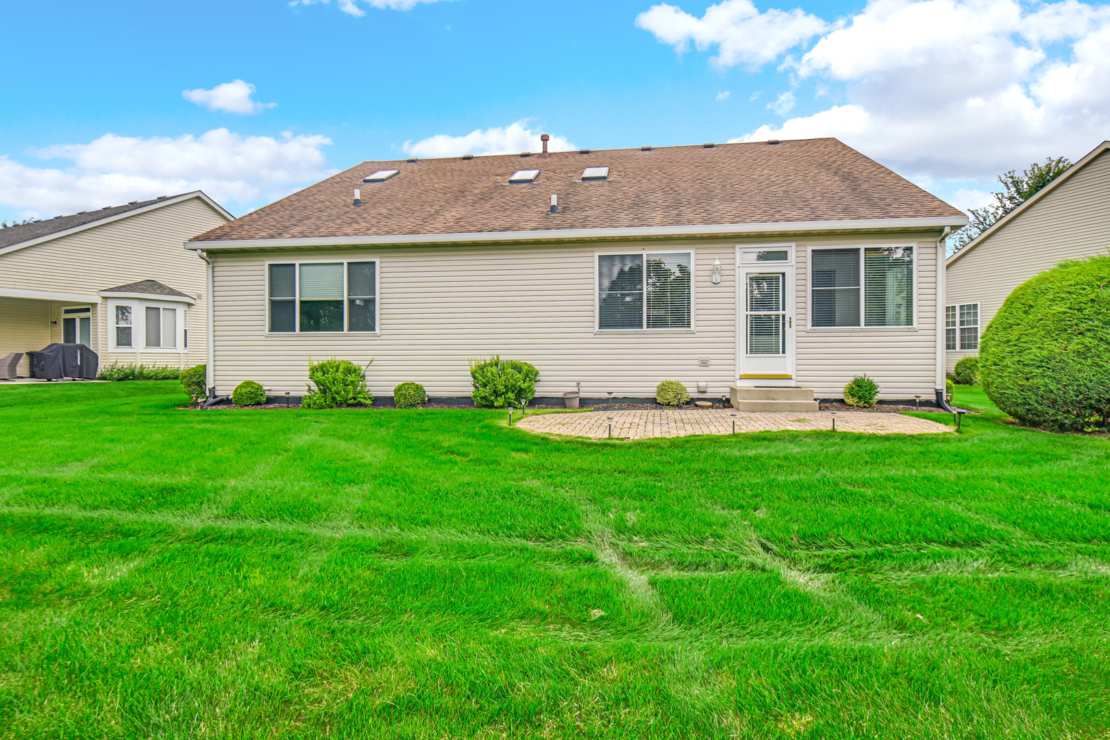 735 Pentwater Road Property Photo 4