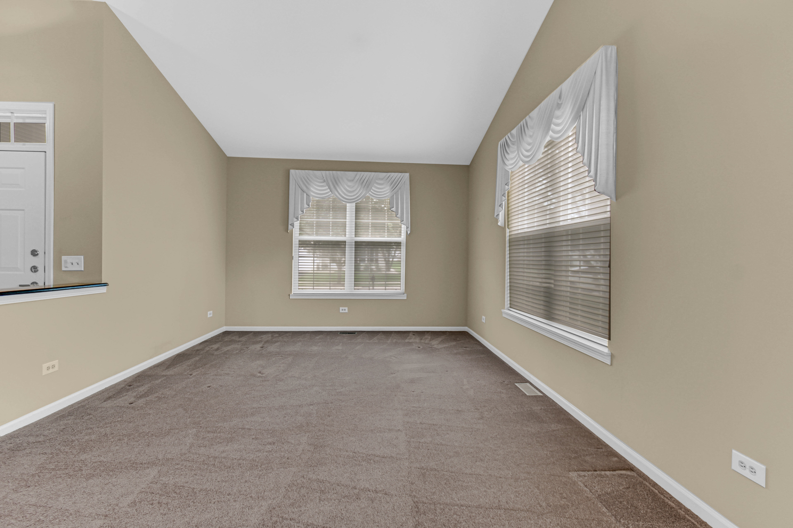 735 Pentwater Road Property Photo 16