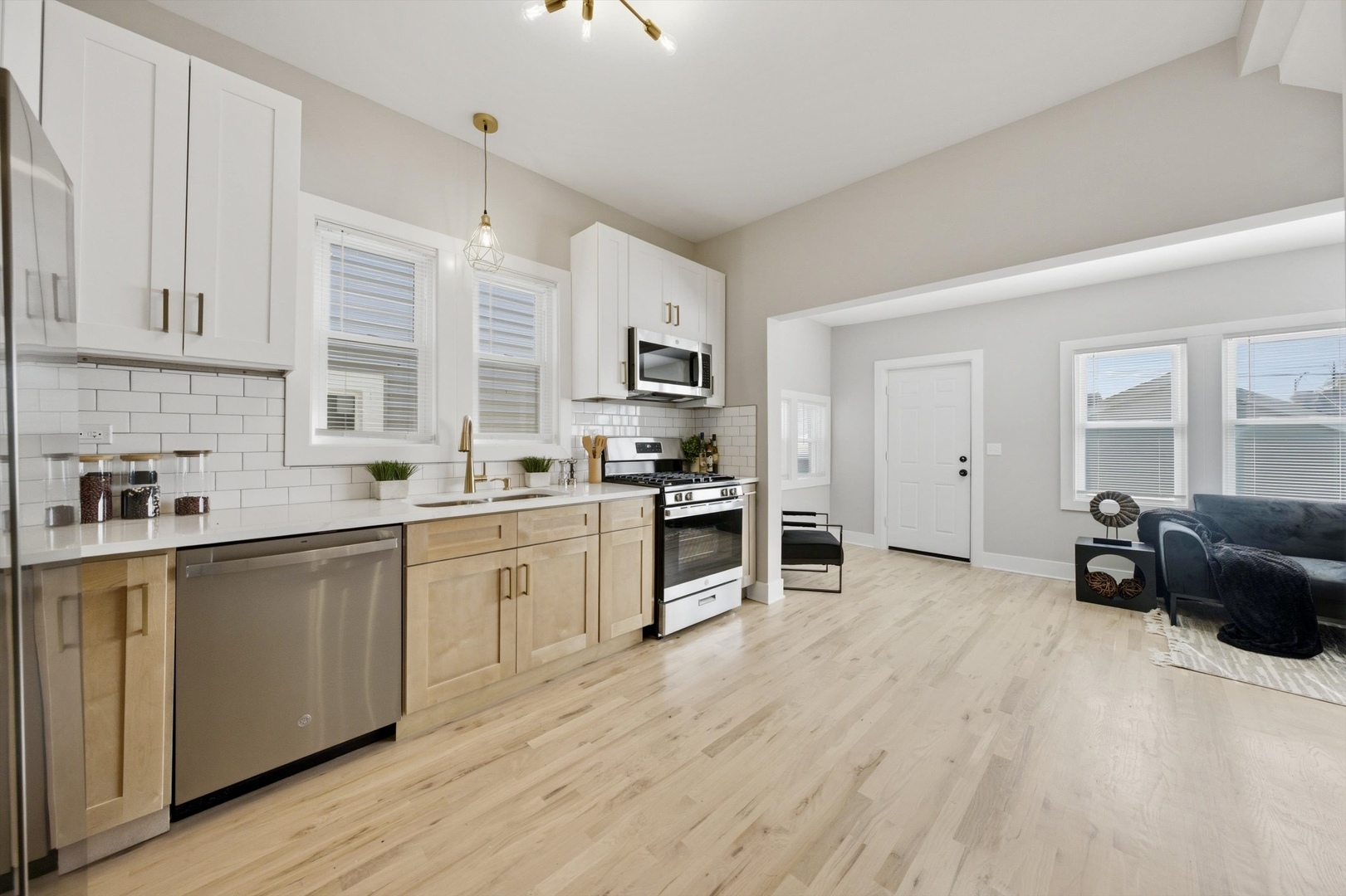 10546 S Avenue J Property Photo 8