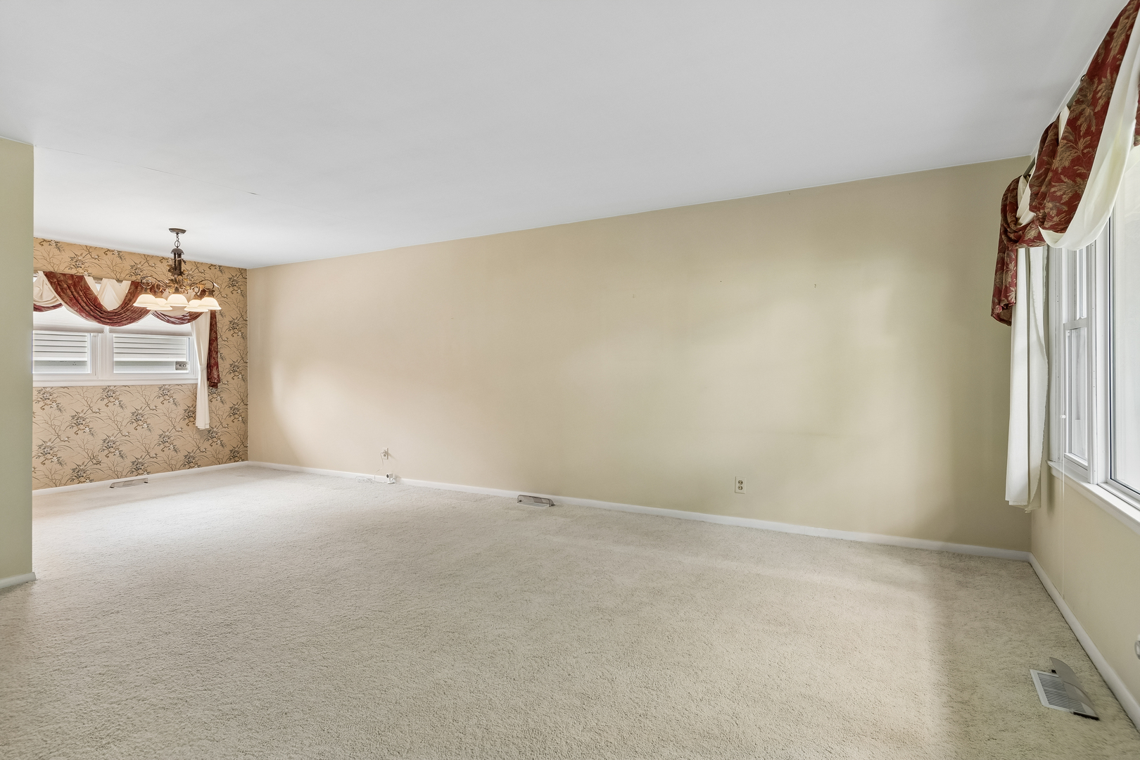 777 Redwood Drive Property Photo 2