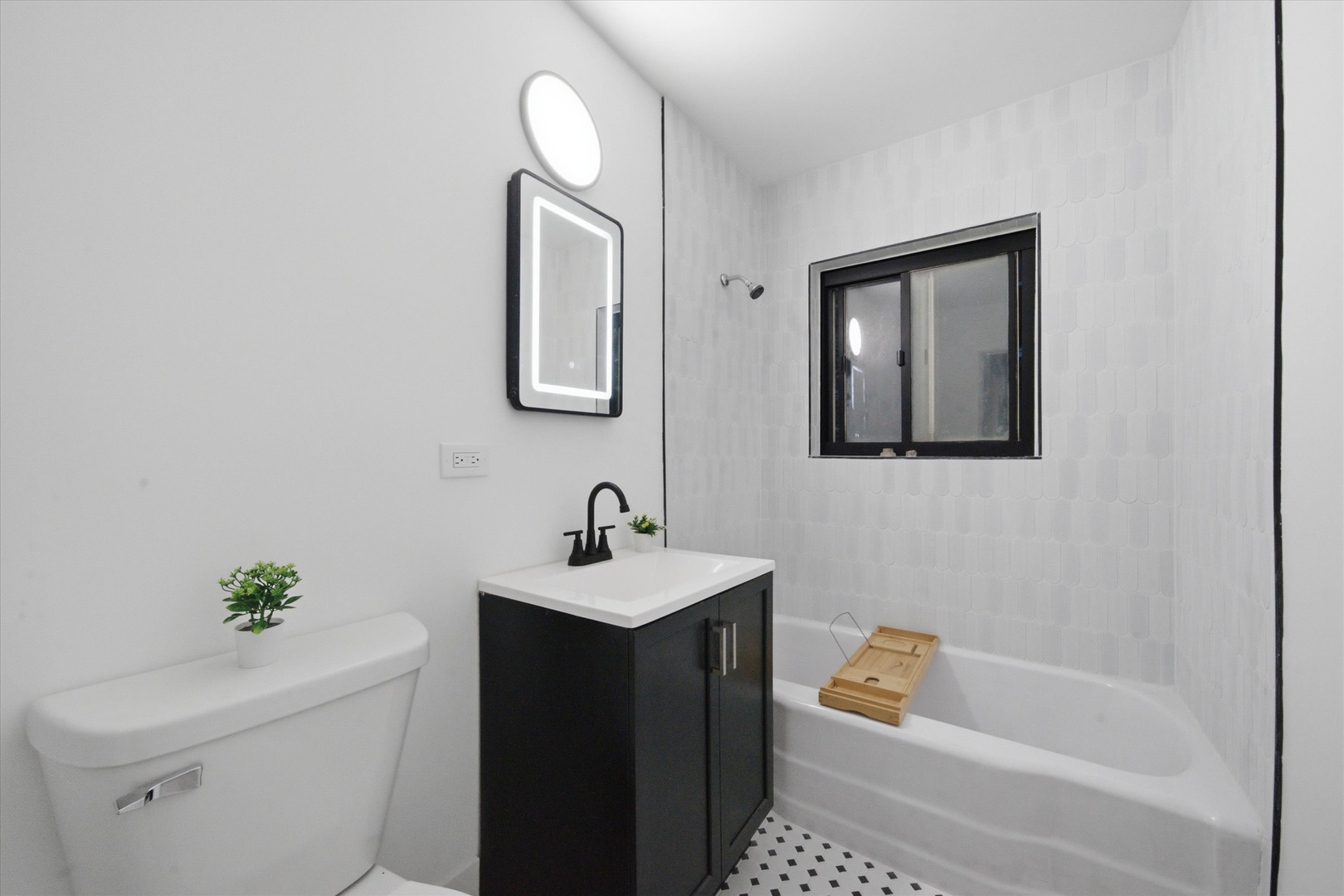 526 W Roscoe Street 2a Property Photo 11