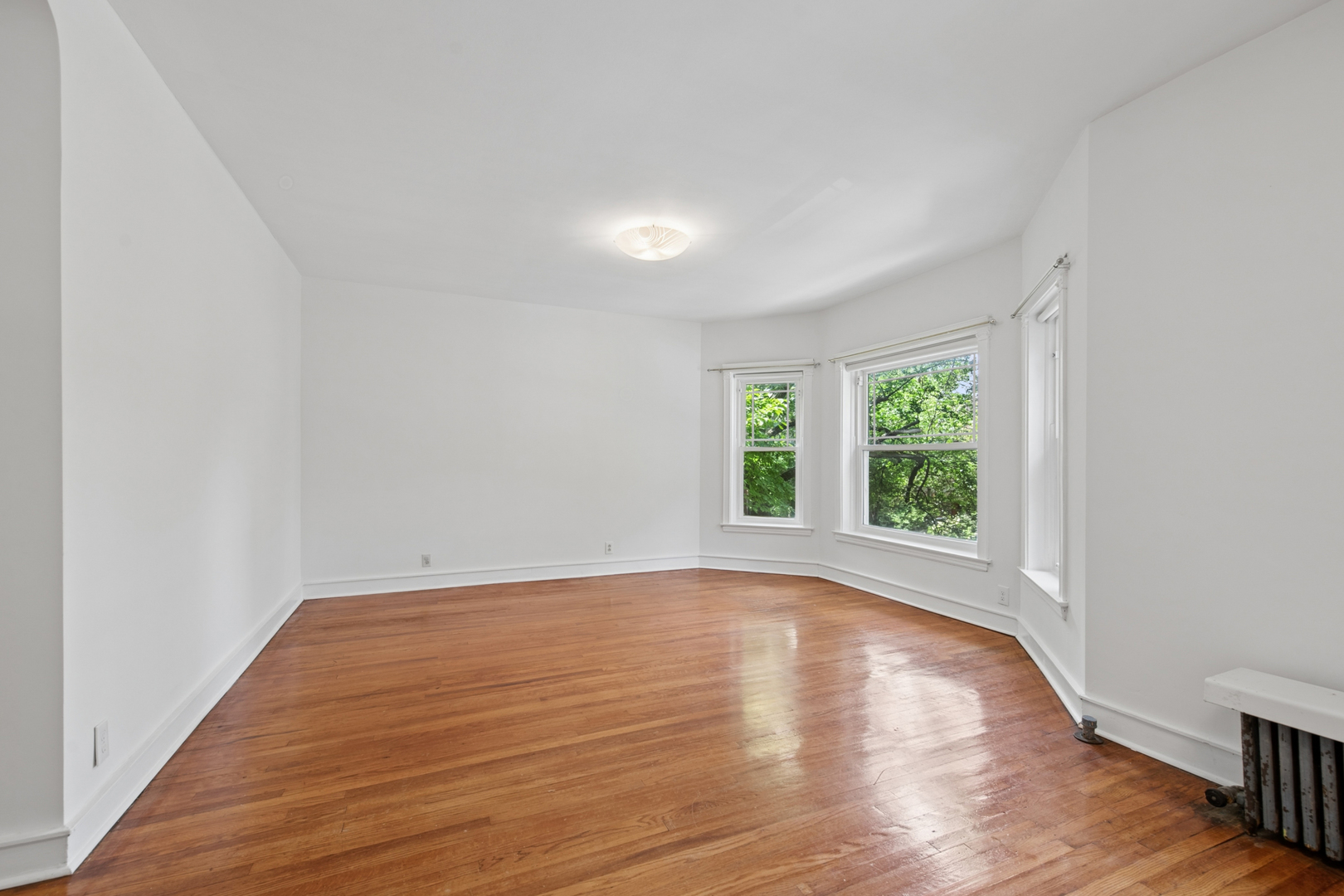 5715 S Blackstone Avenue 2s Property Photo 4