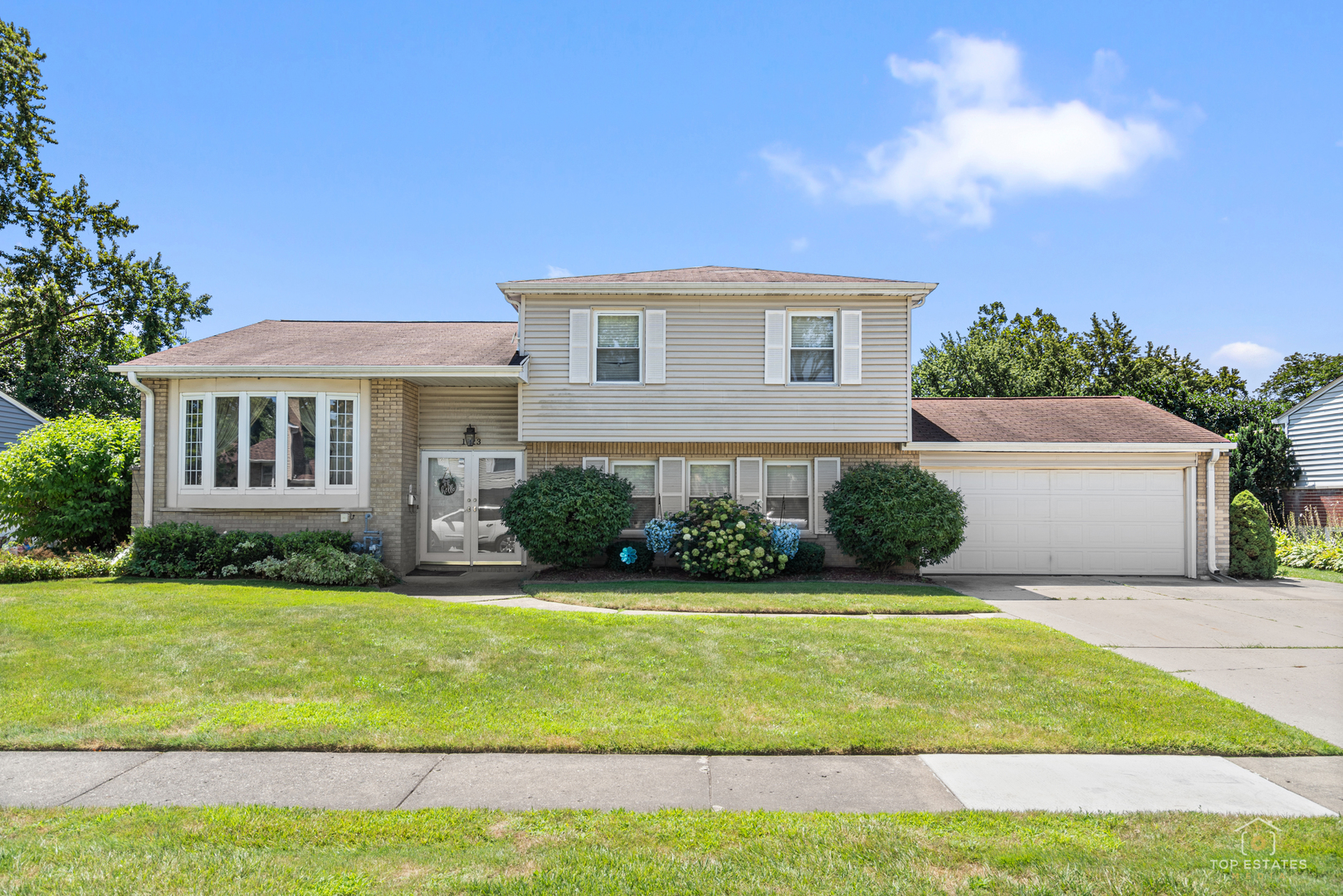 1323 E Rosita Drive Property Photo 1