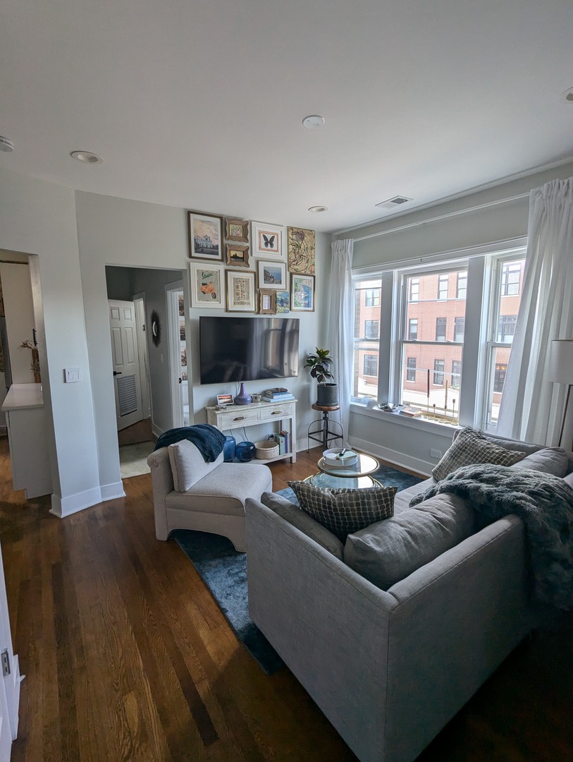 958 N Winchester Avenue 3n Property Photo 2