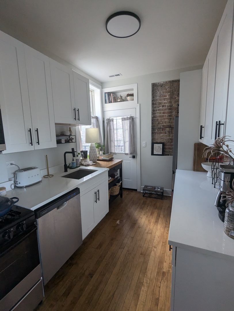 958 N Winchester Avenue 3n Property Photo 5