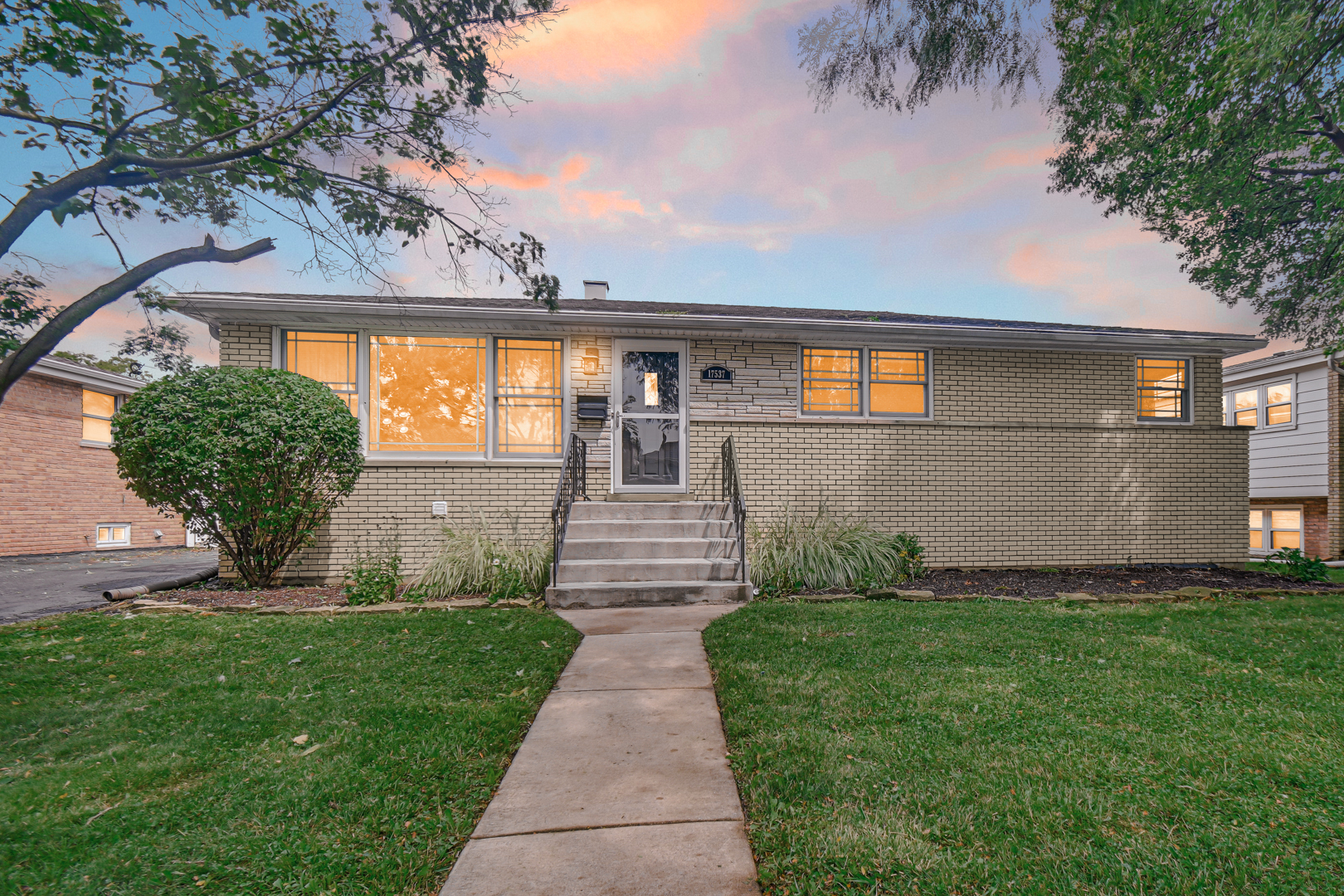 17537 70th Court Property Photo 1