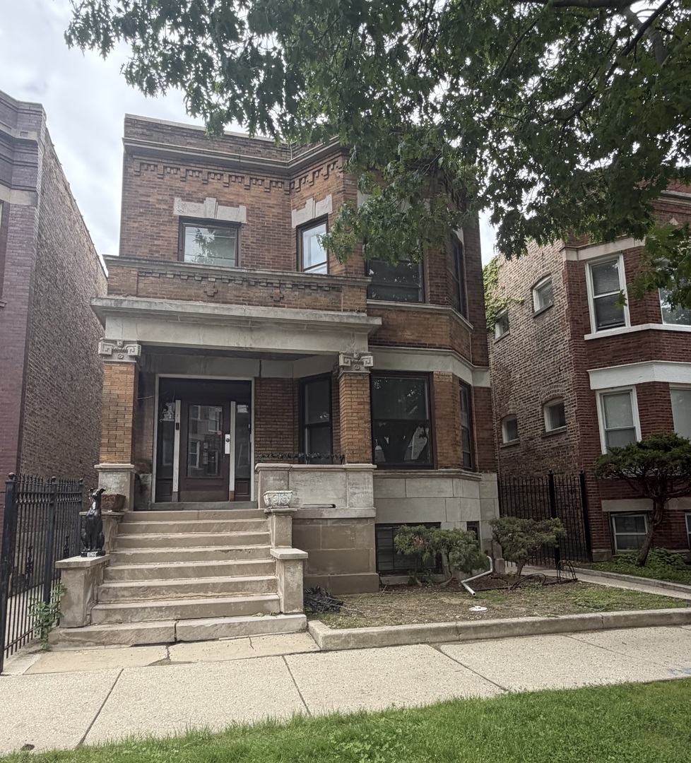 6125 S Champlain Avenue G Property Photo 1