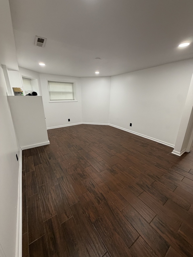 6125 S Champlain Avenue G Property Photo 2
