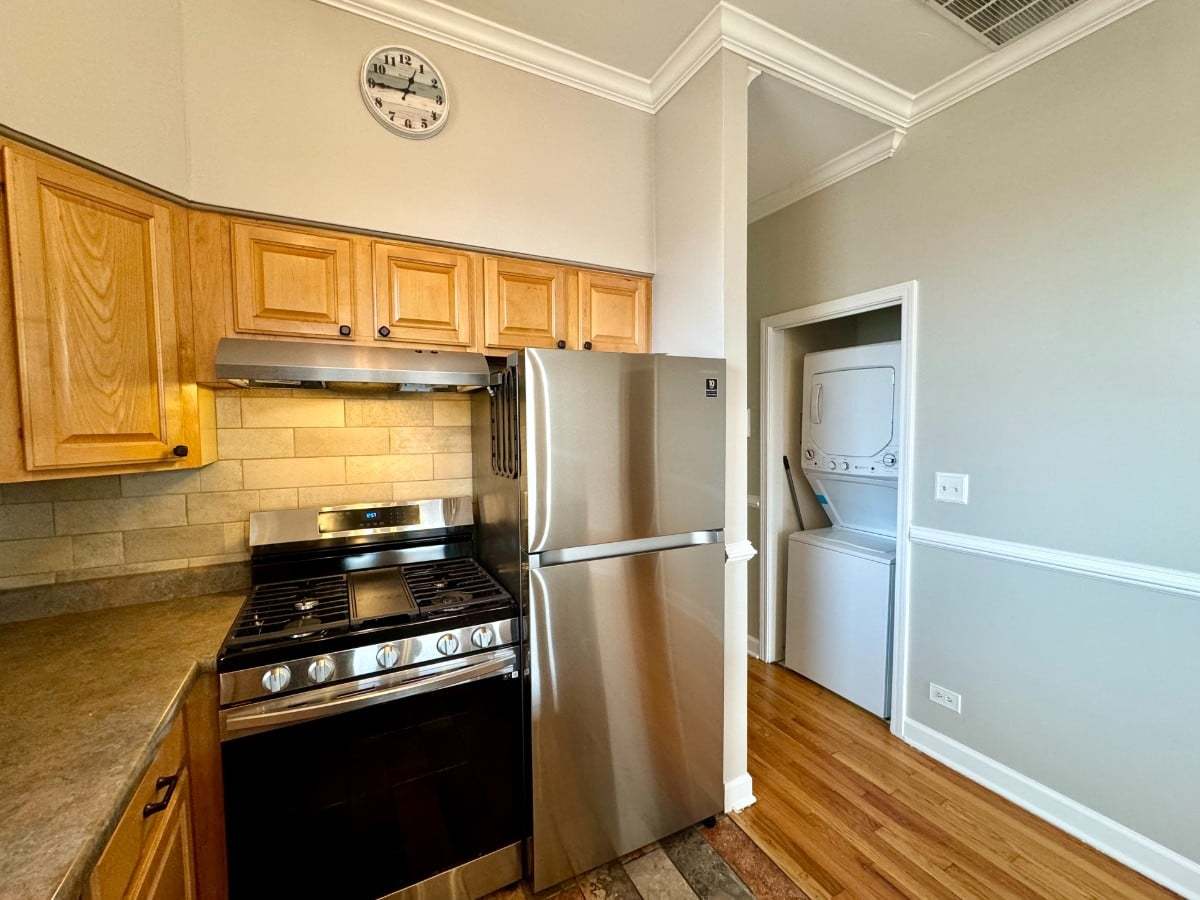 1537 N Fairfield Avenue 3 Property Photo 12