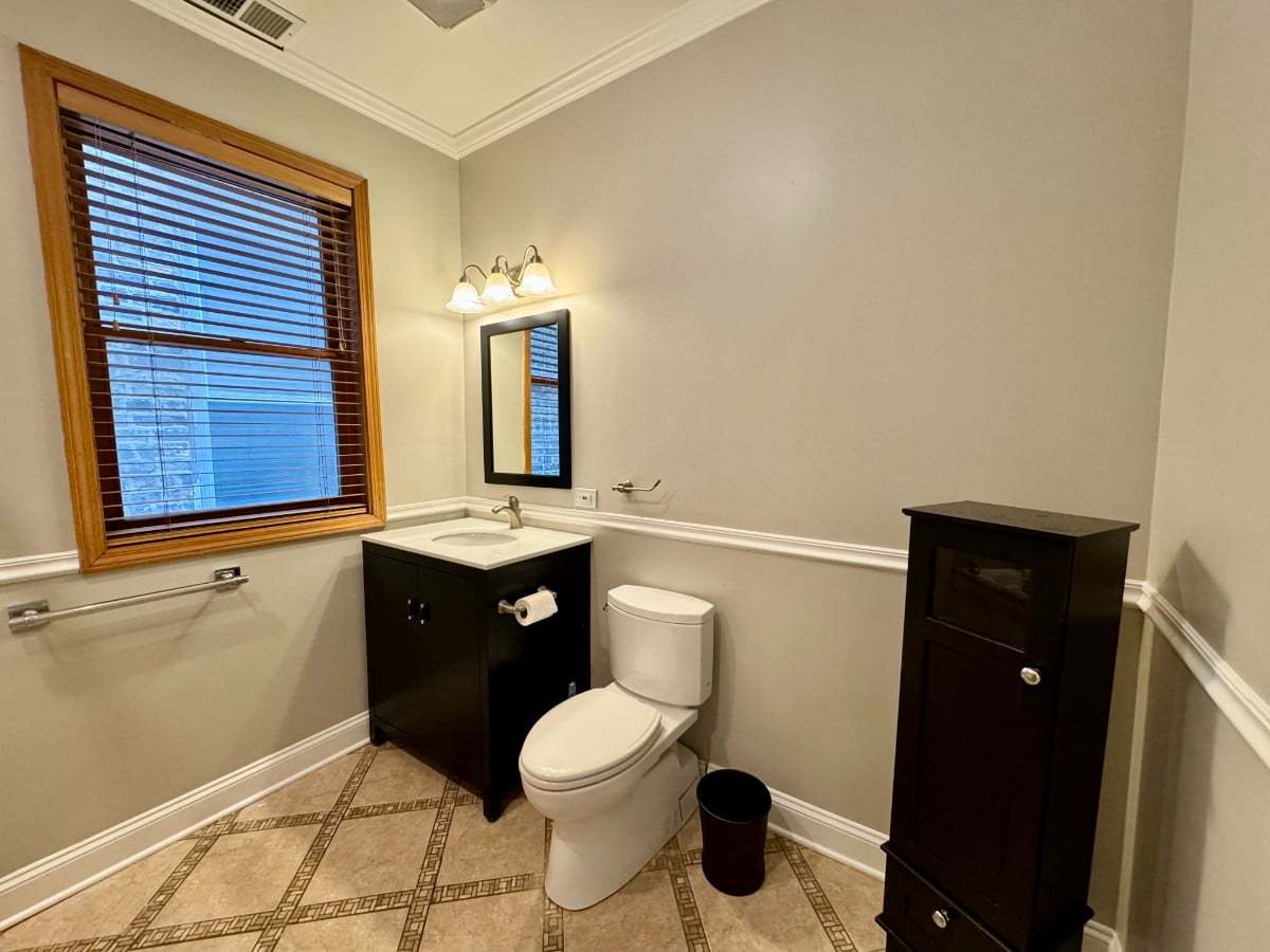 1537 N Fairfield Avenue 3 Property Photo 19