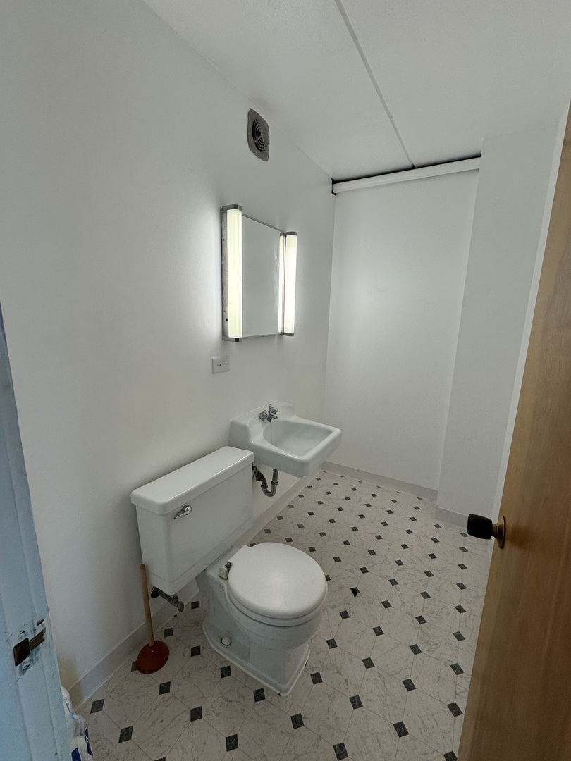 5140 S Dorchester Avenue Property Photo 6