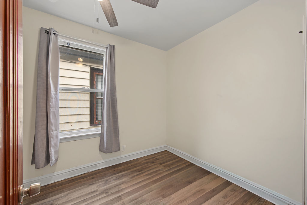 8748 S Marquette Avenue Property Photo 12