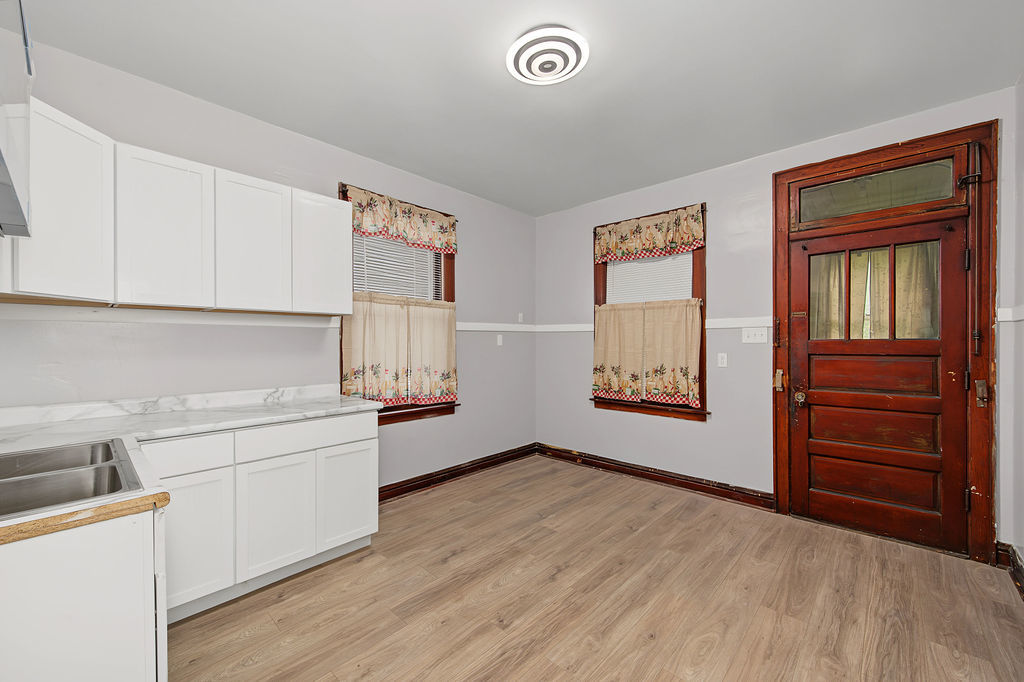8748 S Marquette Avenue Property Photo 15