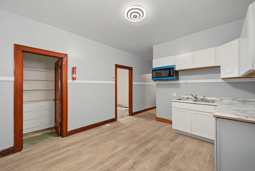 8748 S Marquette Avenue Property Photo 16