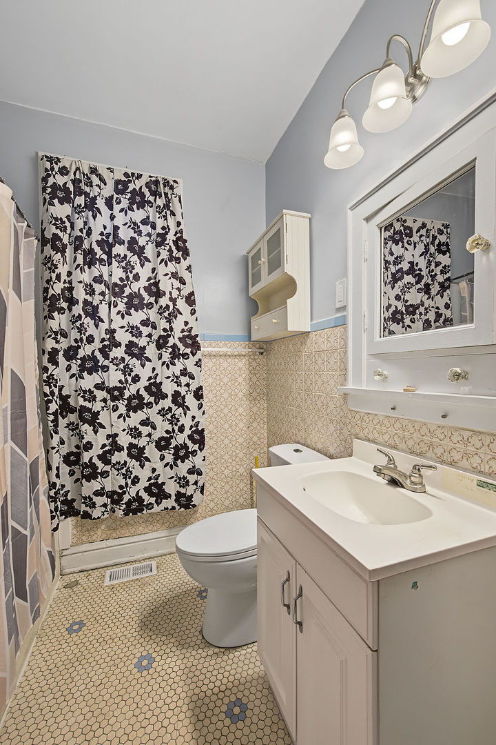 8748 S Marquette Avenue Property Photo 17