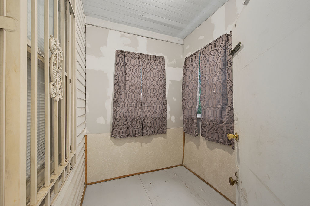 8748 S Marquette Avenue Property Photo 18