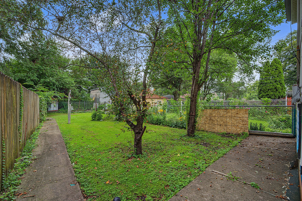8748 S Marquette Avenue Property Photo 19