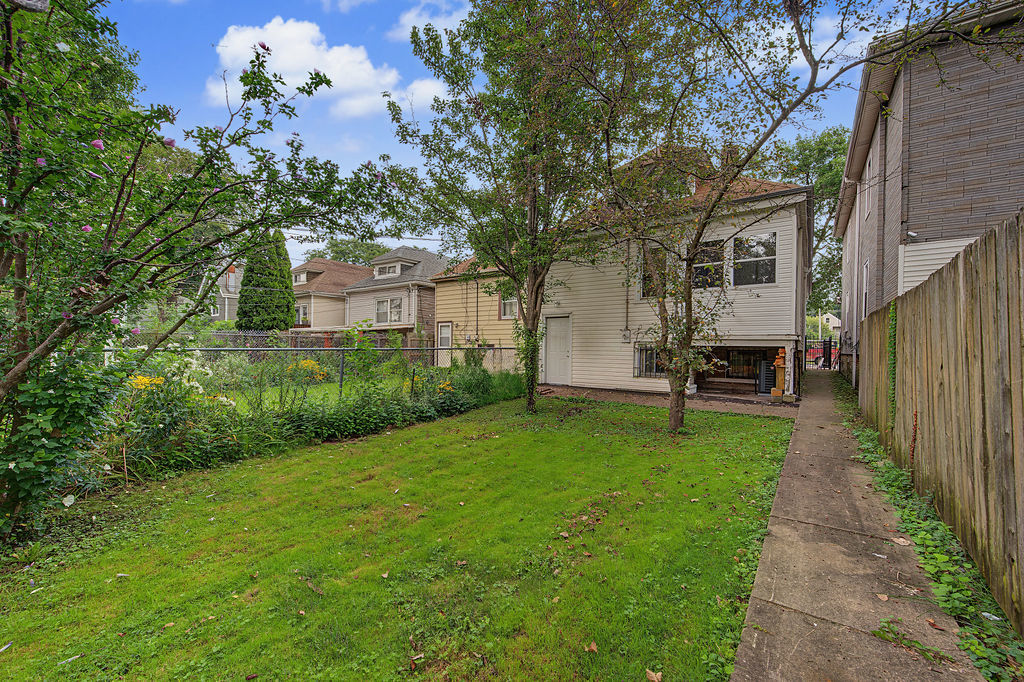 8748 S Marquette Avenue Property Photo 20