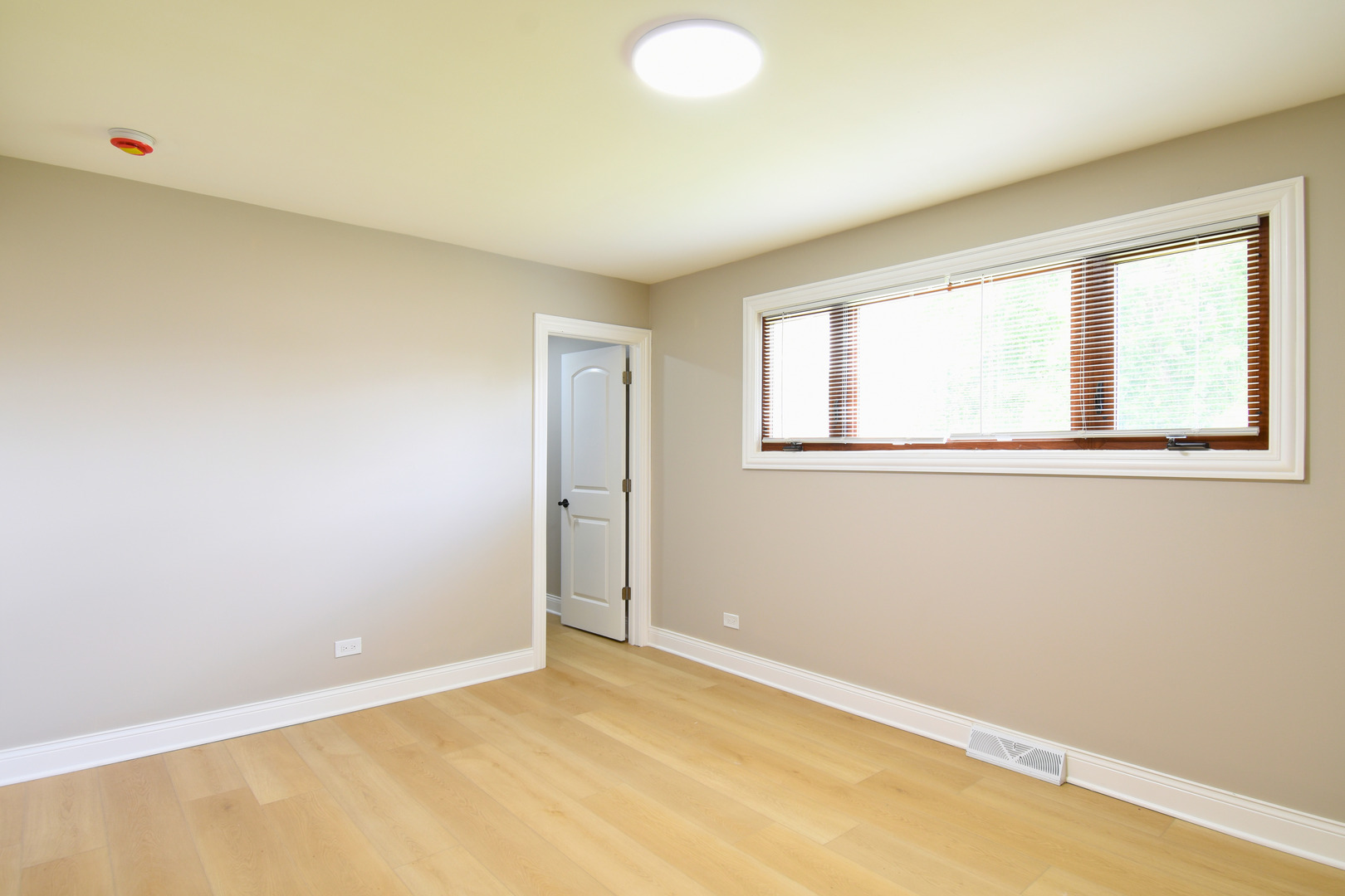 515 N La Londe Avenue Property Photo 8