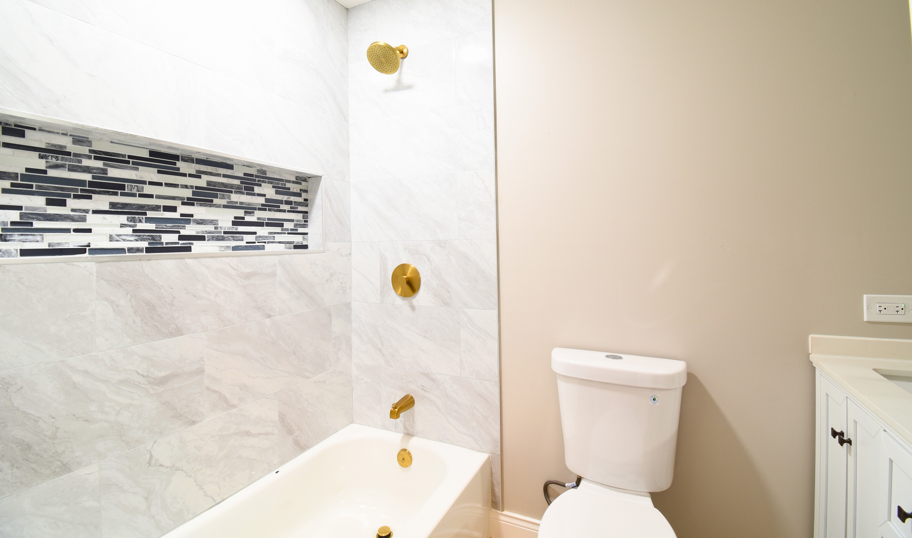 515 N La Londe Avenue Property Photo 11