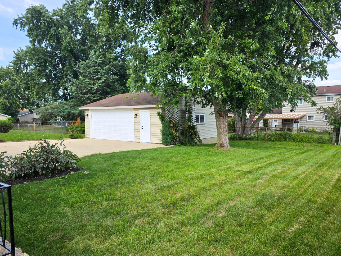 515 N La Londe Avenue Property Photo 19