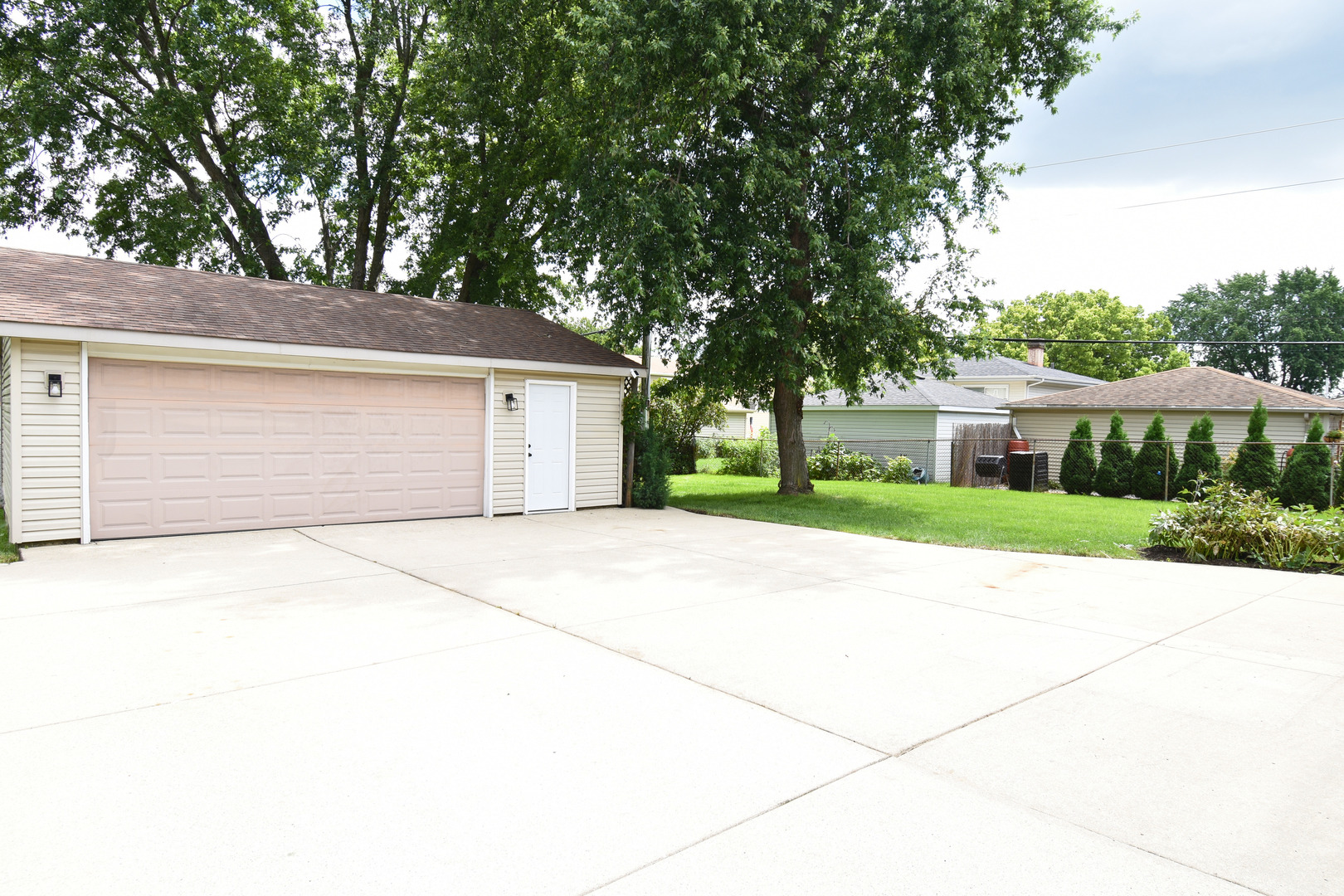 515 N La Londe Avenue Property Photo 20
