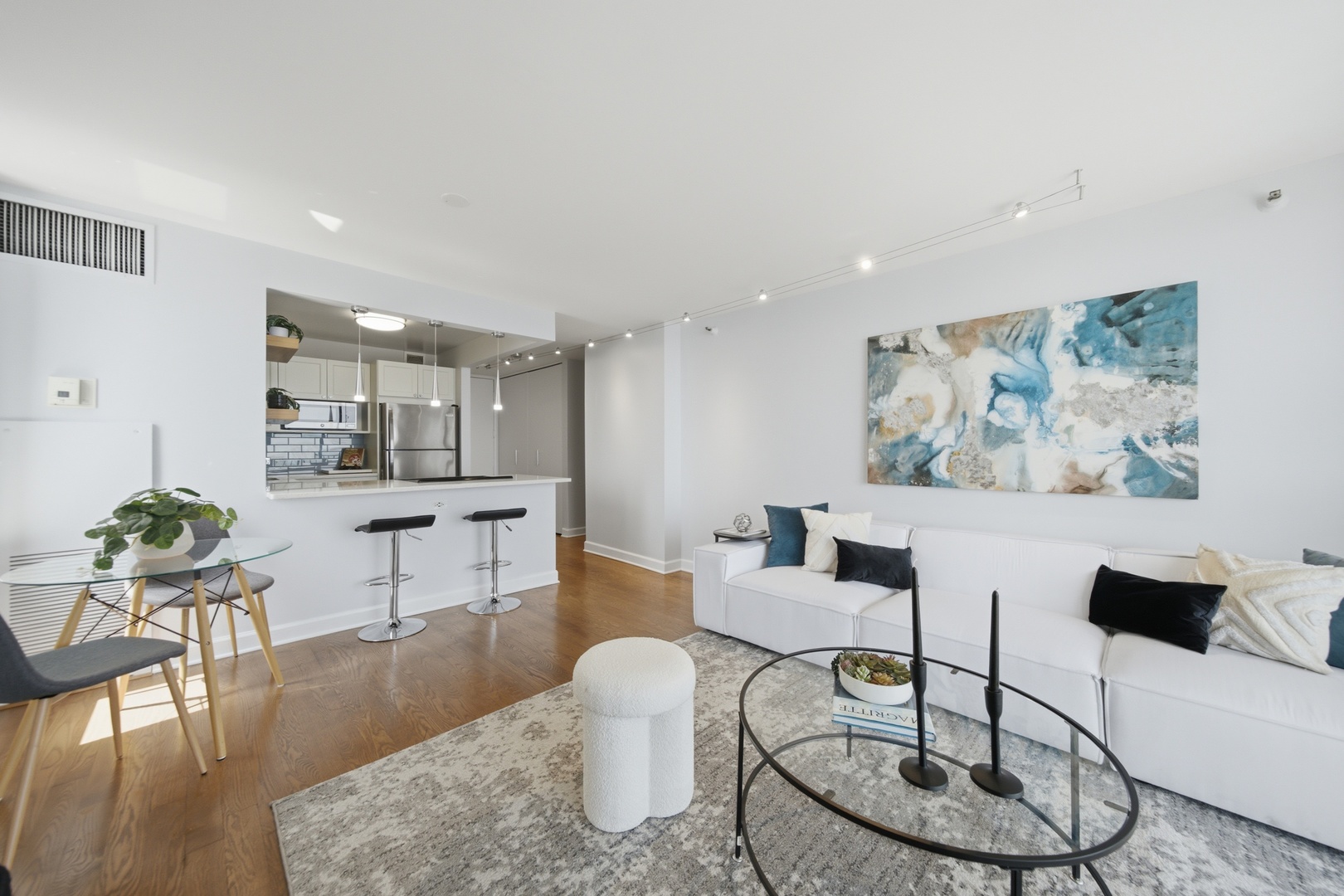 3660 N Lake Shore Drive 3903 Property Photo 8