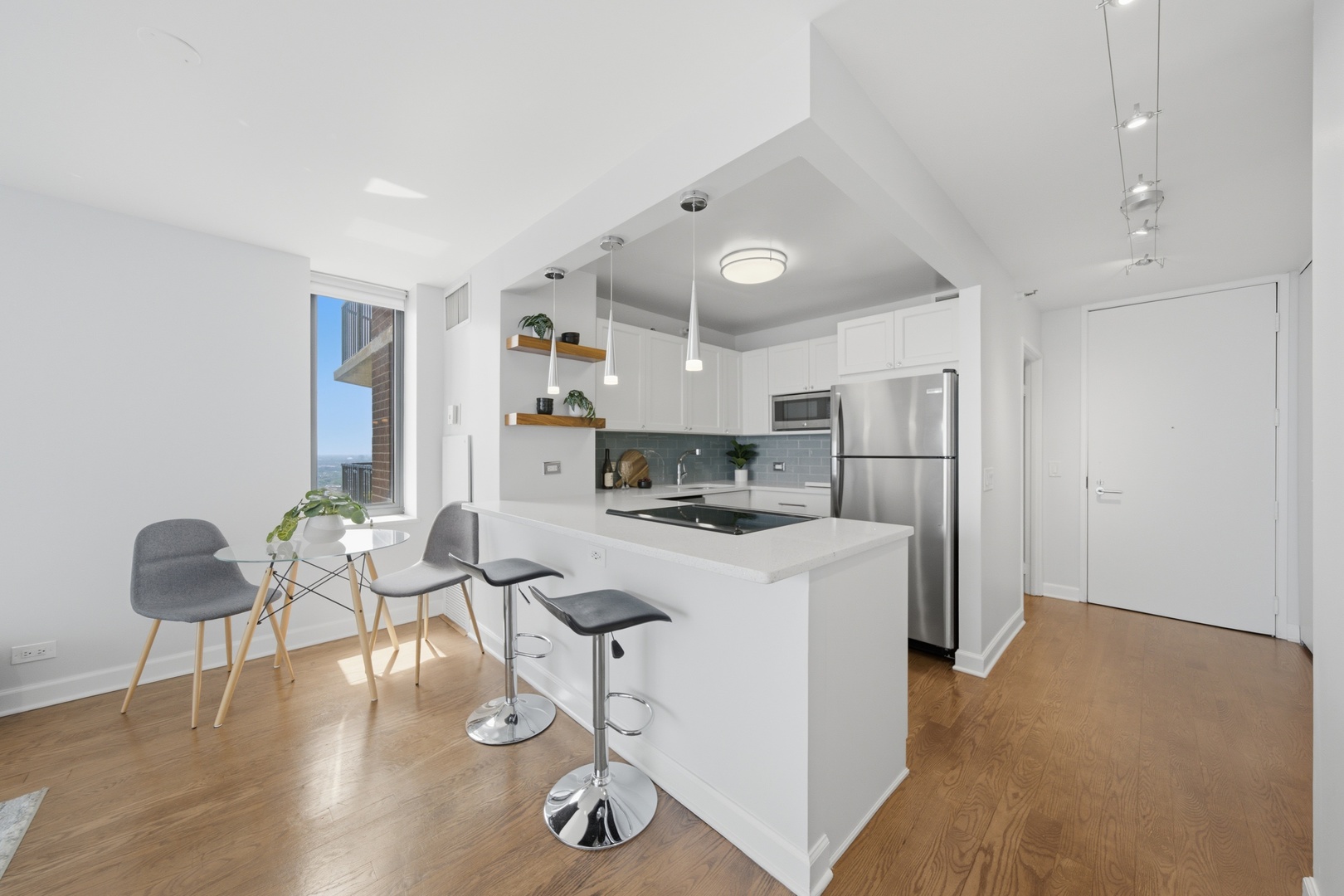 3660 N Lake Shore Drive 3903 Property Photo 9