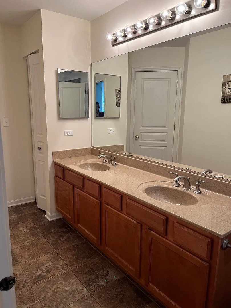 1290 Derry Lane 1290 Property Photo 6