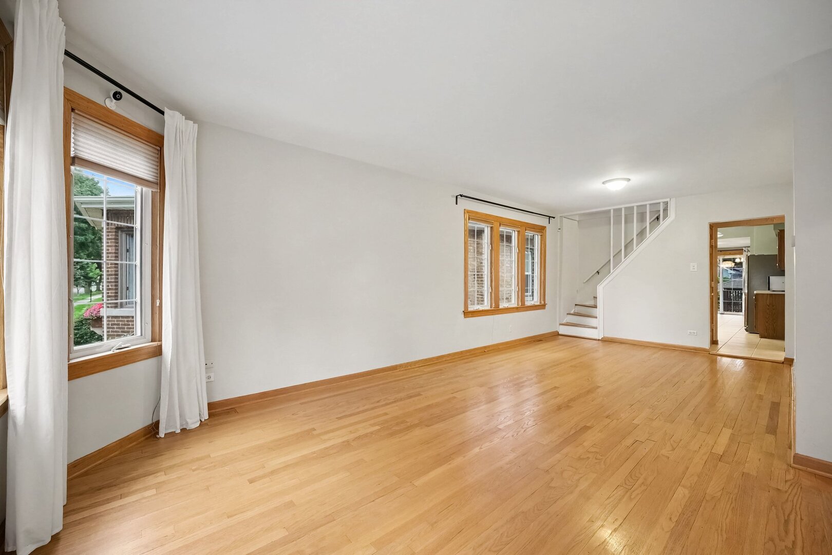 4144 N Overhill Avenue Property Photo 3