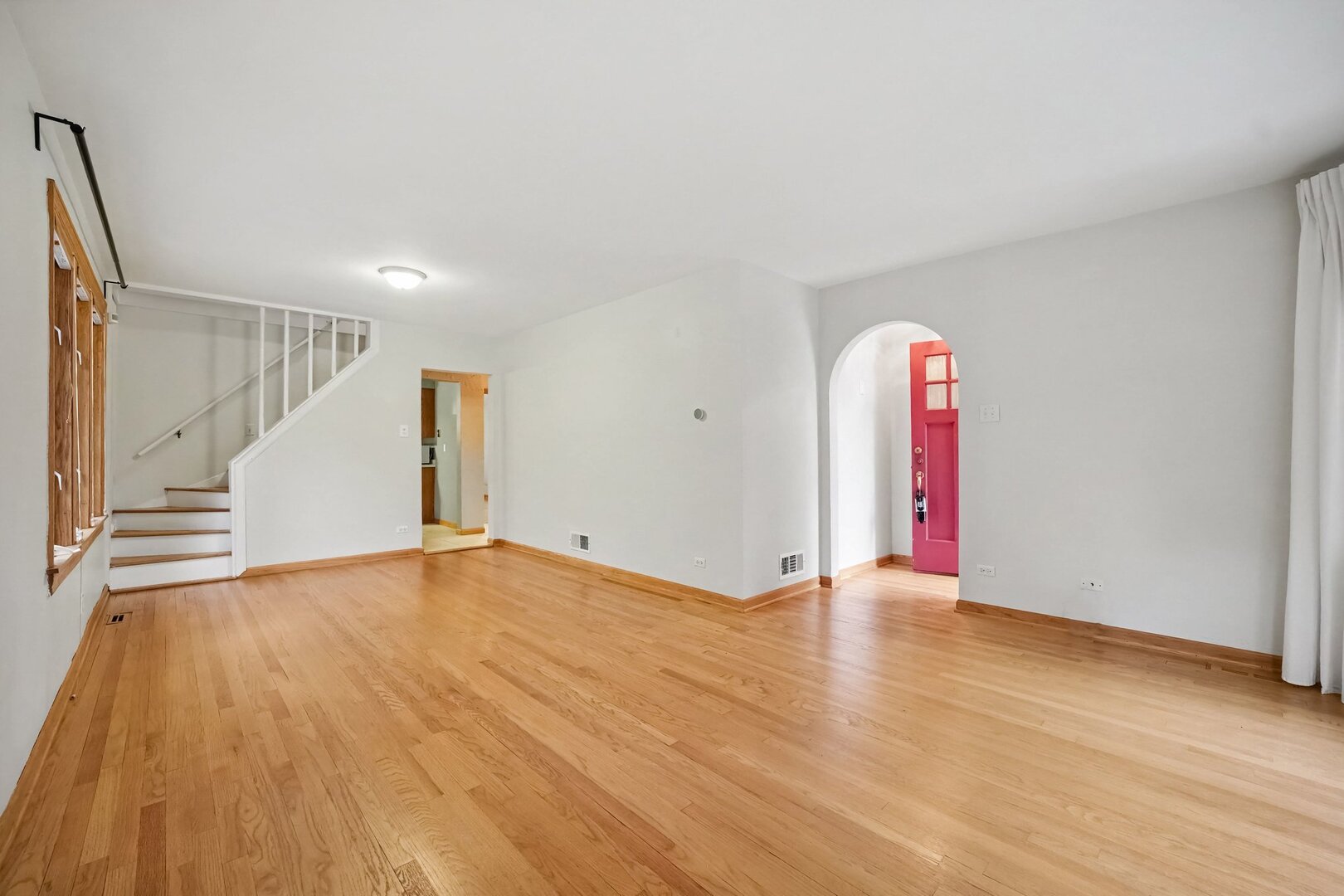 4144 N Overhill Avenue Property Photo 4