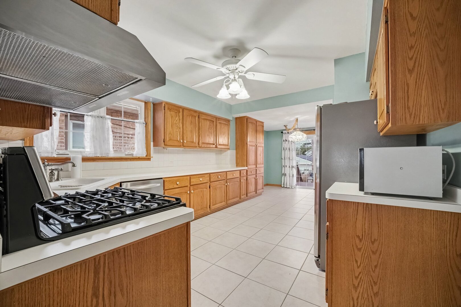 4144 N Overhill Avenue Property Photo 7