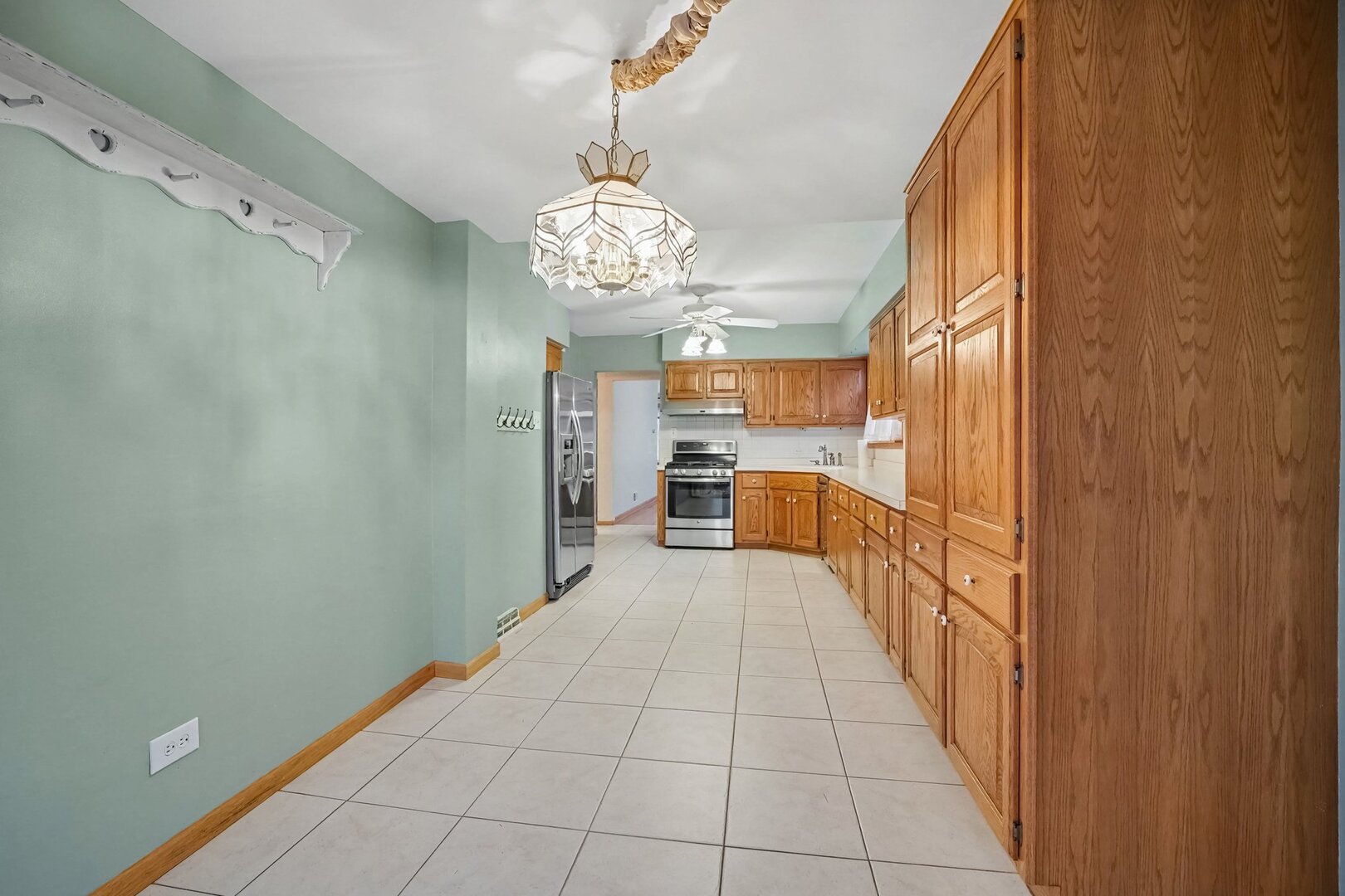 4144 N Overhill Avenue Property Photo 8