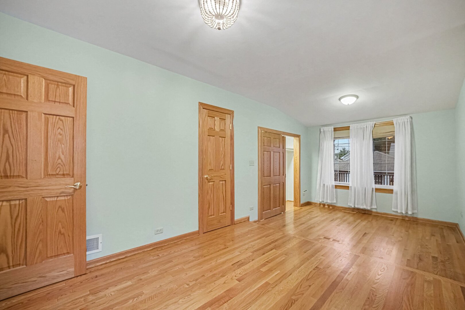 4144 N Overhill Avenue Property Photo 11