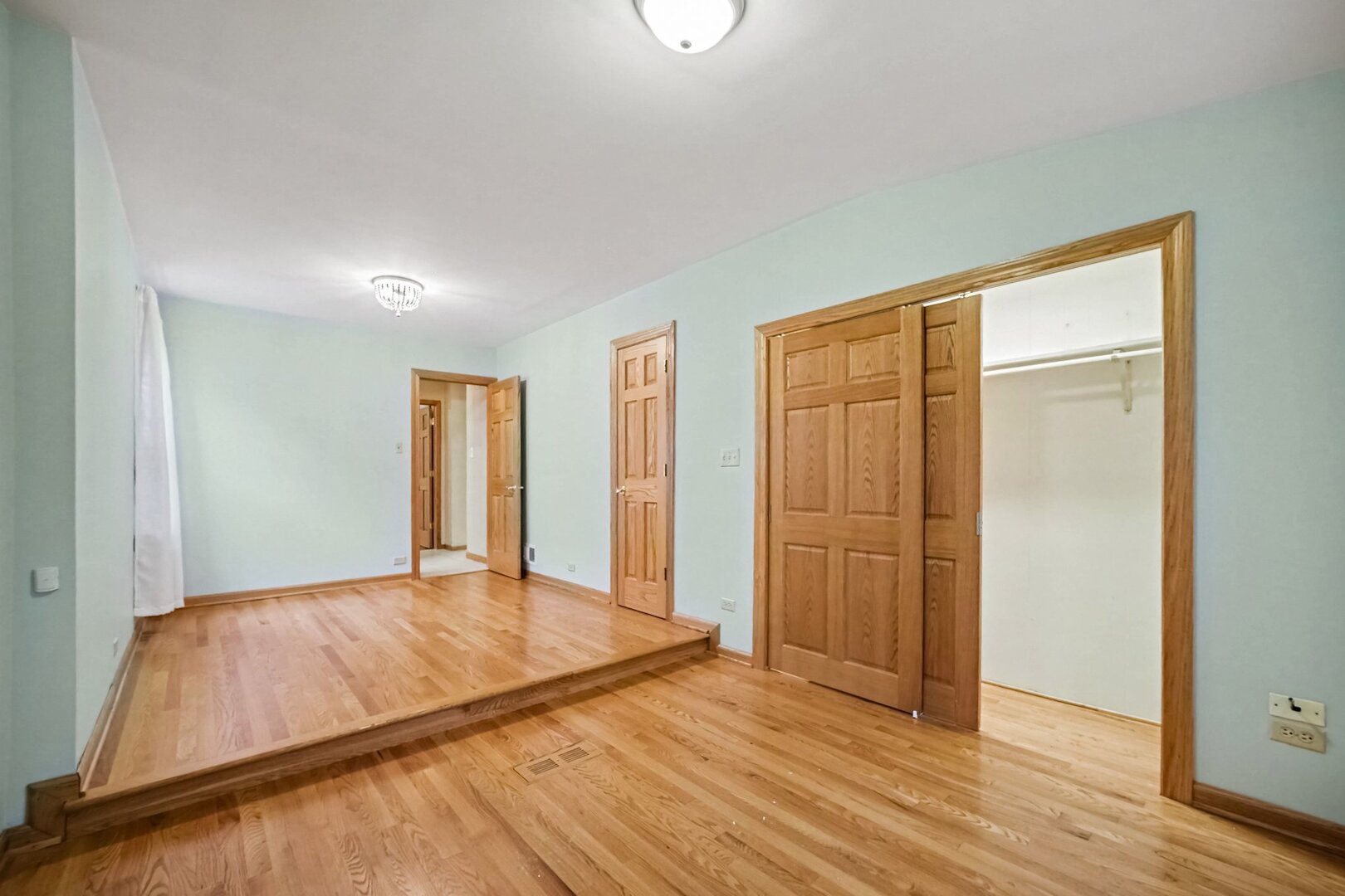 4144 N Overhill Avenue Property Photo 12
