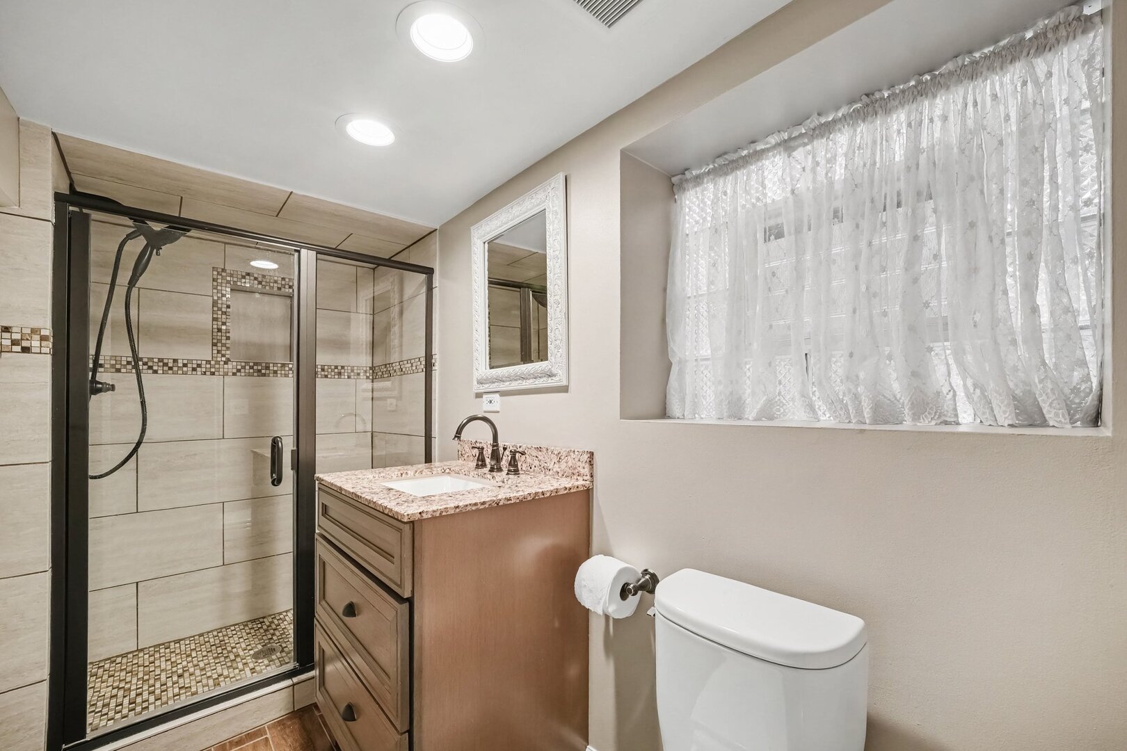 4144 N Overhill Avenue Property Photo 21