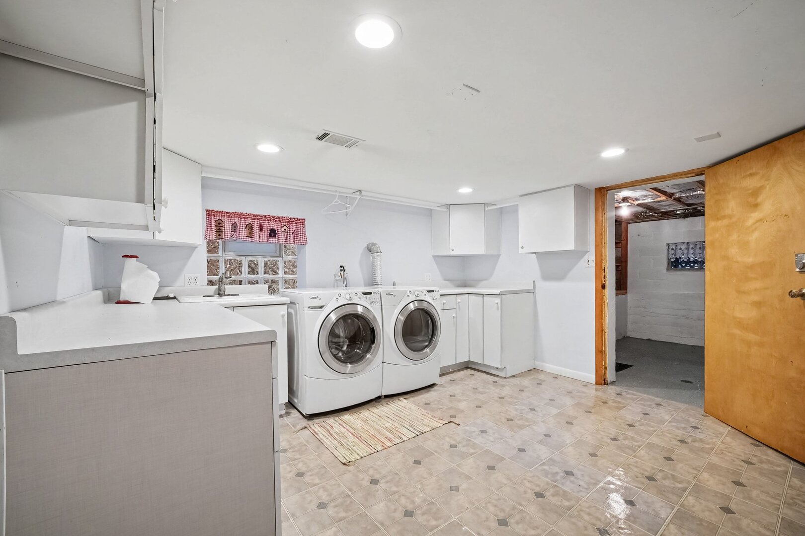 4144 N Overhill Avenue Property Photo 22